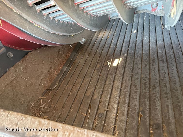 image for item EP2651 2017 Case IH 8240 combine