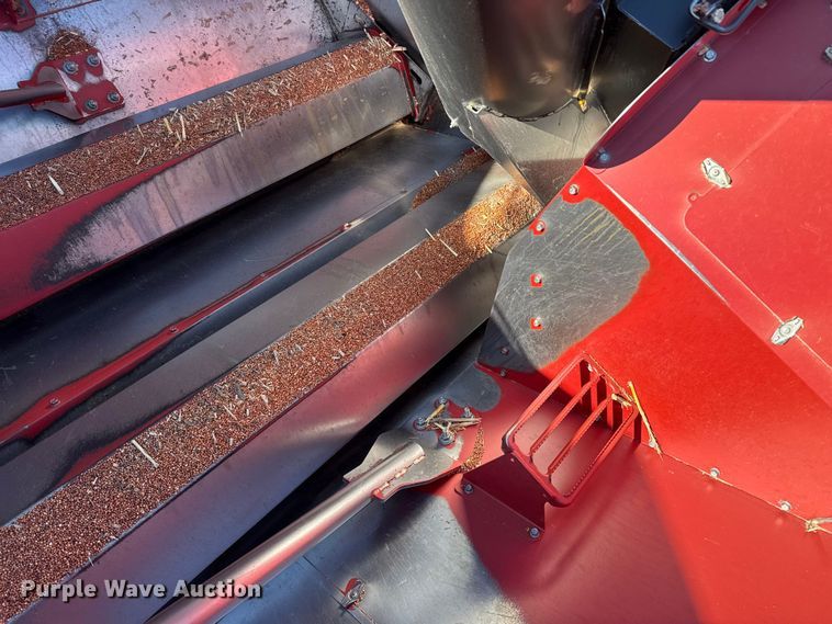 image for item EP2651 2017 Case IH 8240 combine