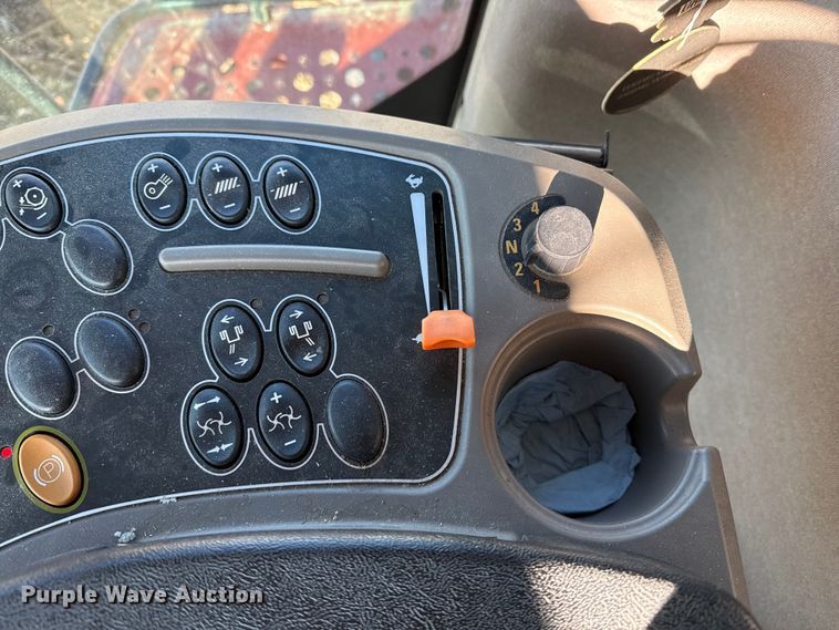 image for item EP2651 2017 Case IH 8240 combine