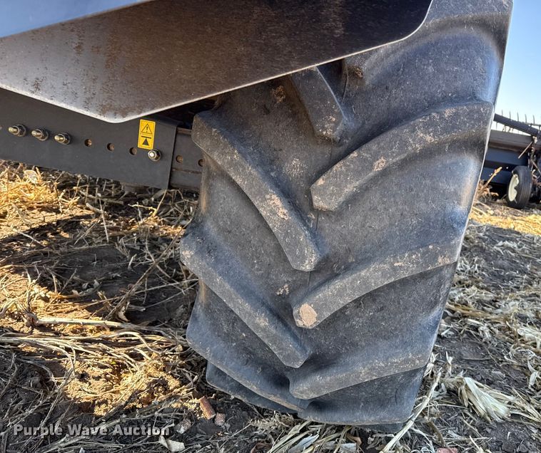 image for item EP2651 2017 Case IH 8240 combine