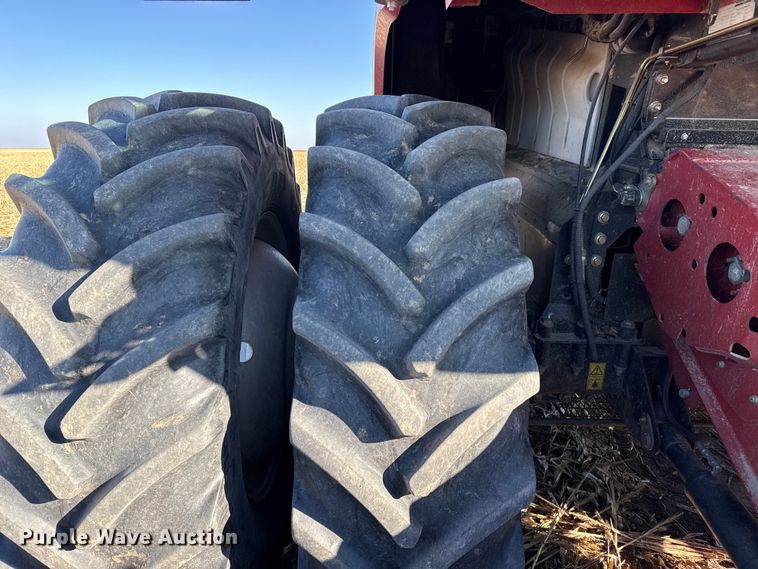 image for item EP2651 2017 Case IH 8240 combine