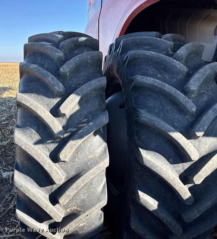 image for item EP2651 2017 Case IH 8240 combine