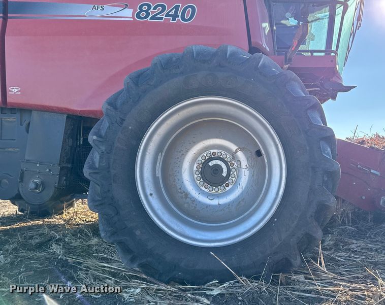 image for item EP2651 2017 Case IH 8240 combine