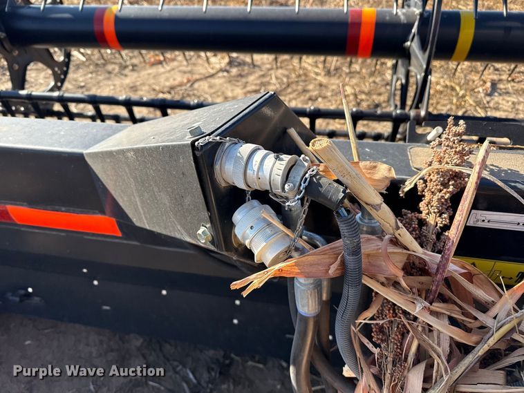 image for item EP2652 2015 Macdon D65-D draper head