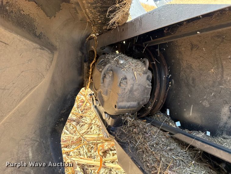 image for item EP2652 2015 Macdon D65-D draper head