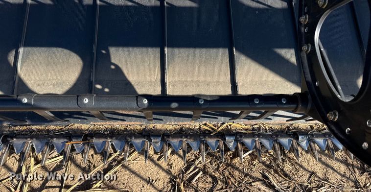 image for item EP2652 2015 Macdon D65-D draper head