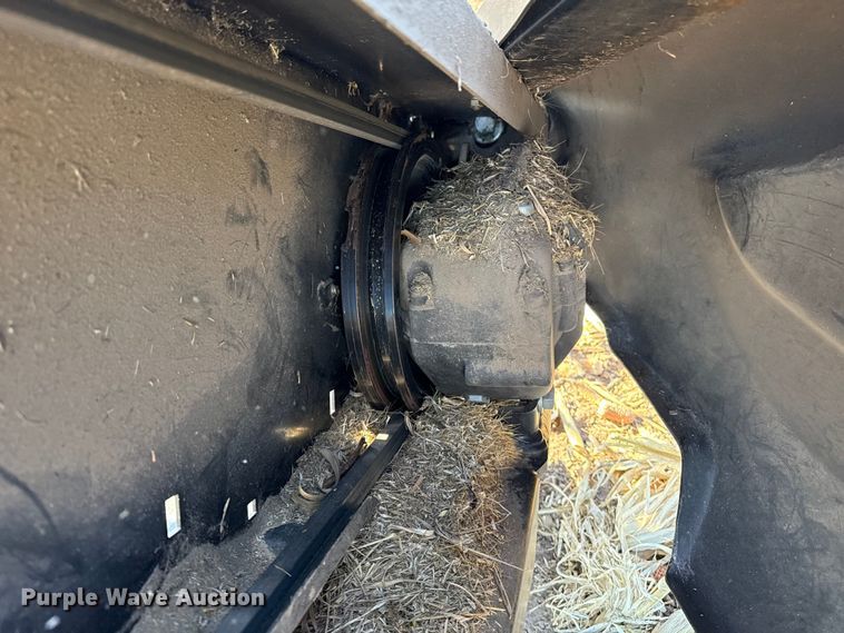 image for item EP2652 2015 Macdon D65-D draper head