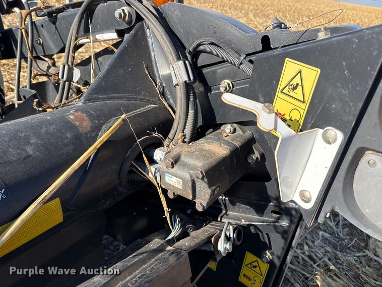 image for item EP2652 2015 Macdon D65-D draper head