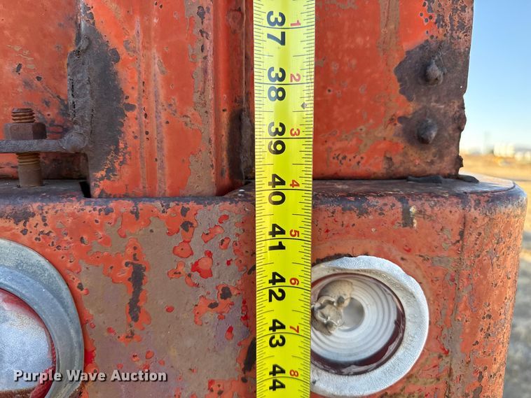 image for item EP2657 1970 International grain truck