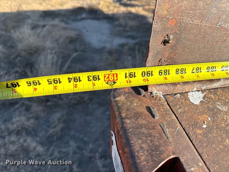 image for item EP2657 1970 International grain truck