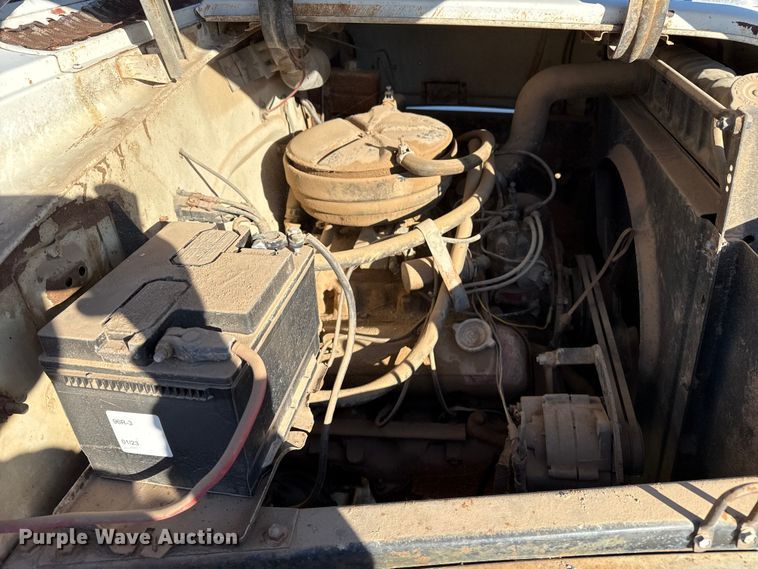 image for item EP2657 1970 International grain truck