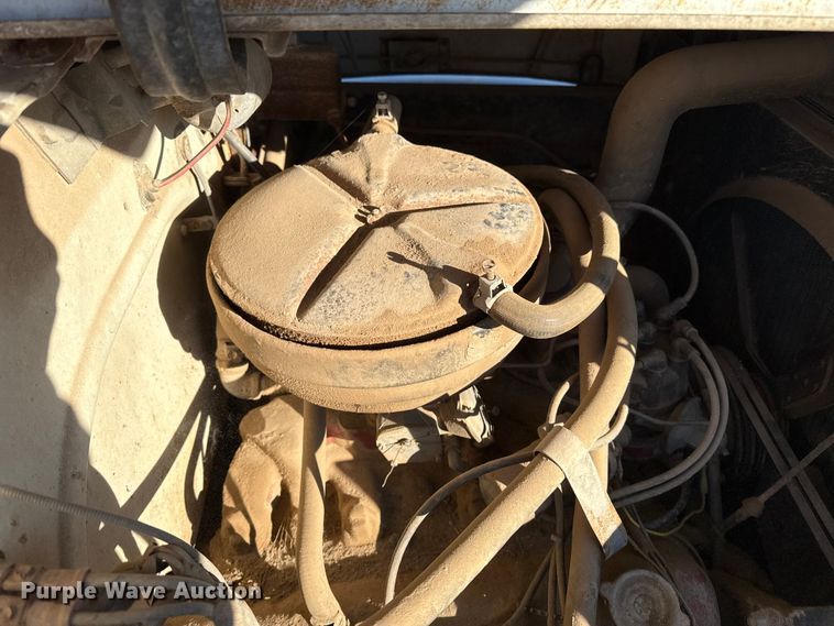 image for item EP2657 1970 International grain truck