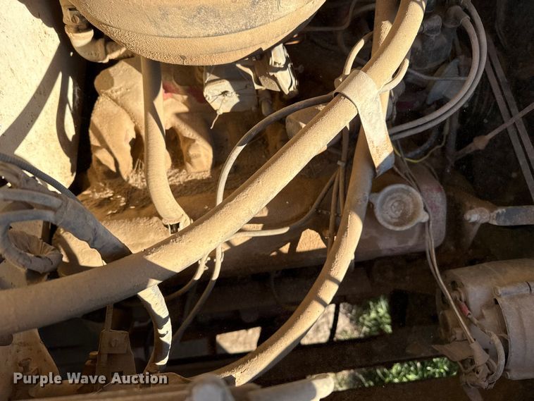 image for item EP2657 1970 International grain truck