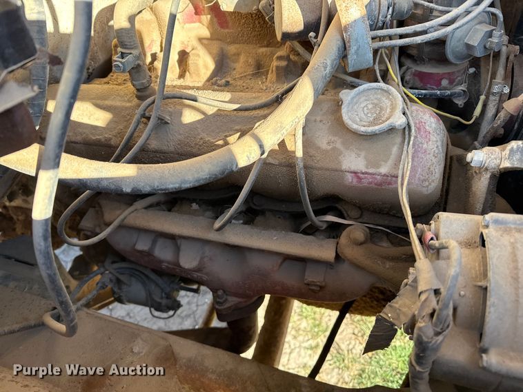 image for item EP2657 1970 International grain truck