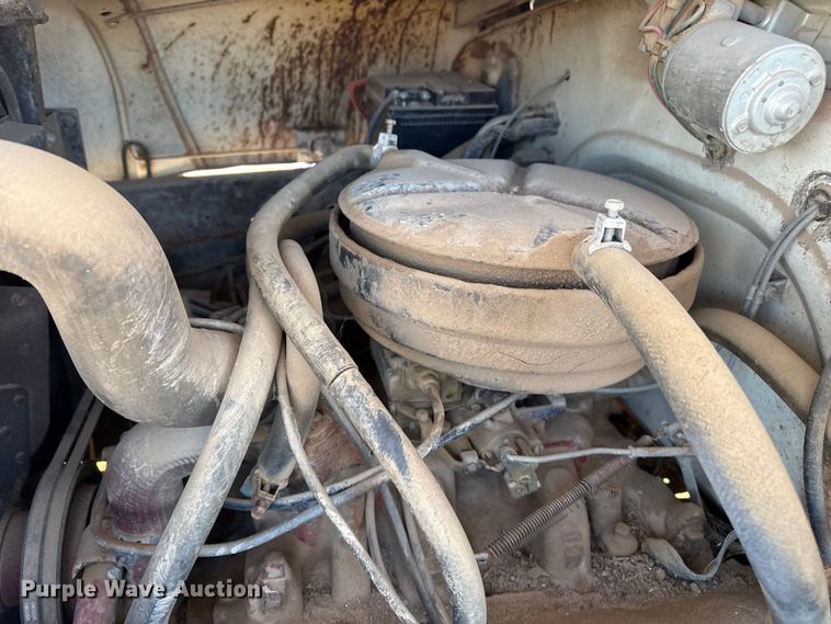 image for item EP2657 1970 International grain truck