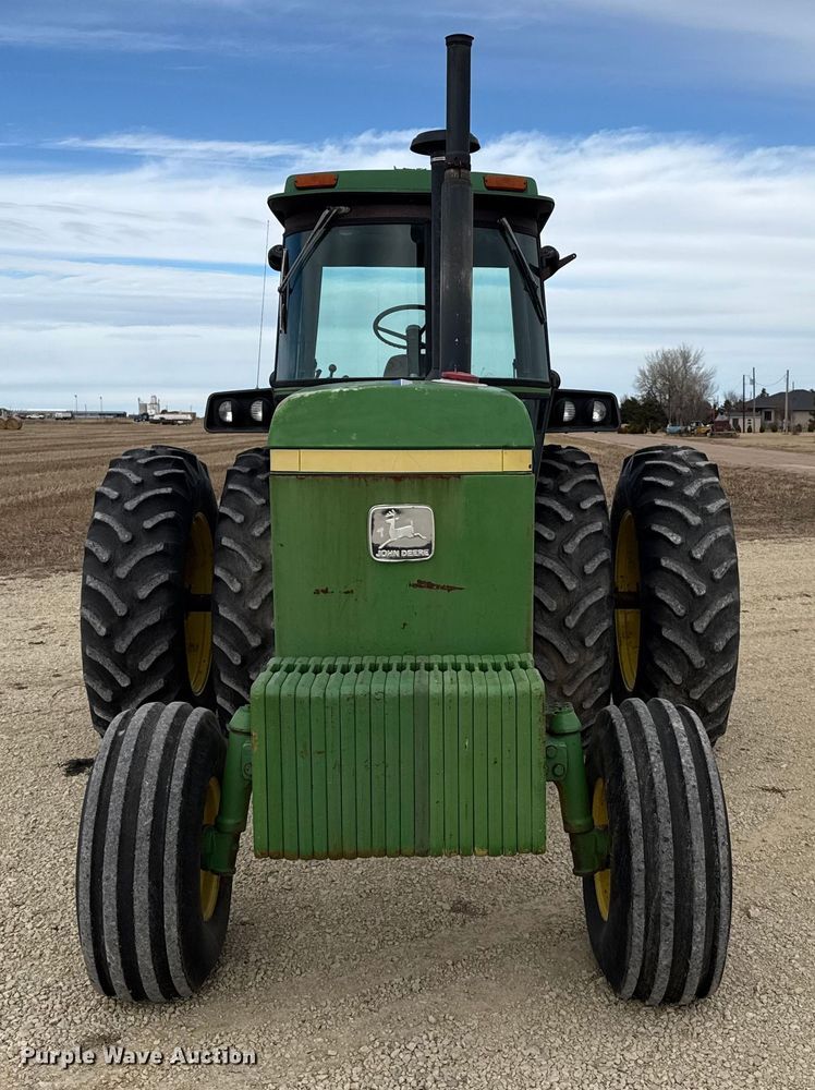 image for item EP2694 1979 John Deere 4640 tractor