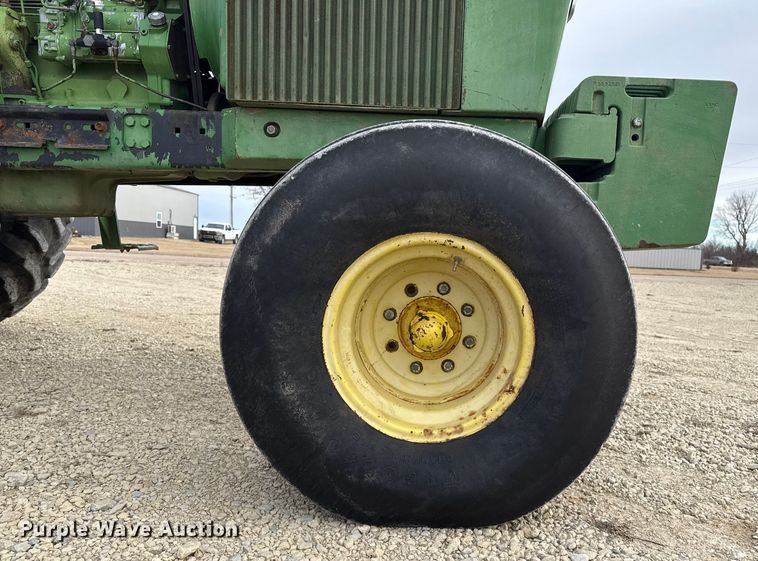 image for item EP2694 1979 John Deere 4640 tractor