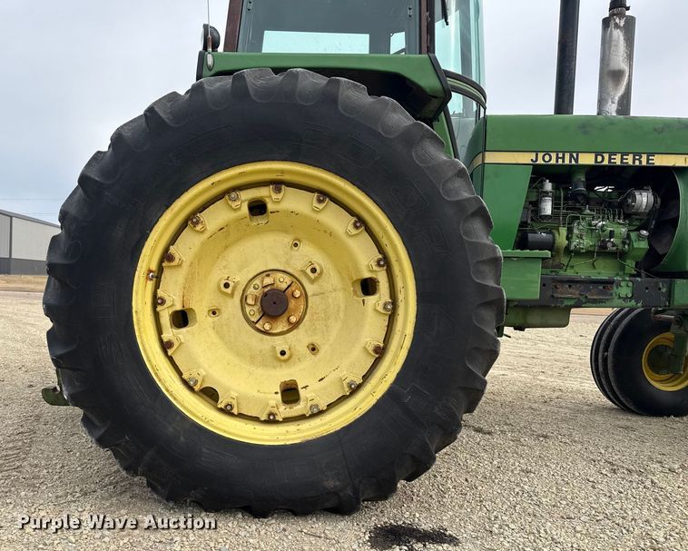 image for item EP2694 1979 John Deere 4640 tractor