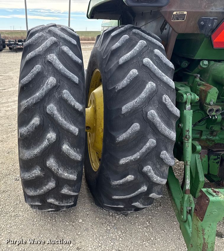 image for item EP2694 1979 John Deere 4640 tractor