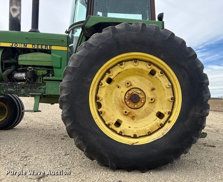 image for item EP2694 1979 John Deere 4640 tractor