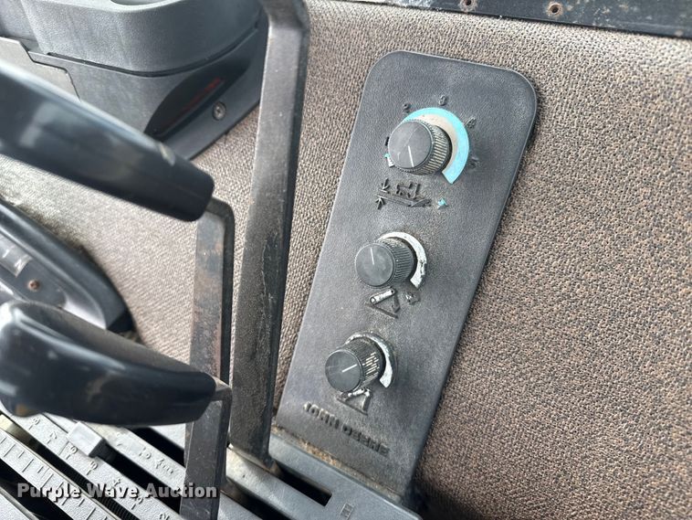 image for item EP2695 1994 John Deere 4960 MFWD tractor