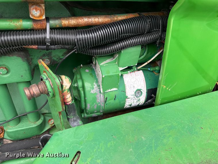 image for item EP2695 1994 John Deere 4960 MFWD tractor