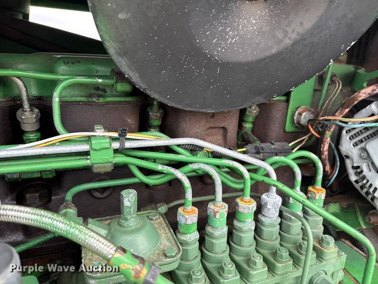 image for item EP2695 1994 John Deere 4960 MFWD tractor