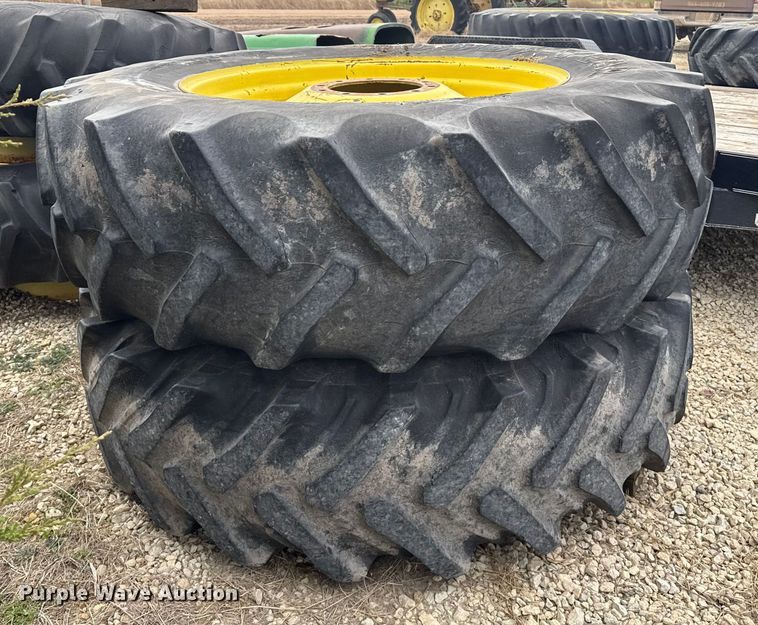 image for item EP2695 1994 John Deere 4960 MFWD tractor