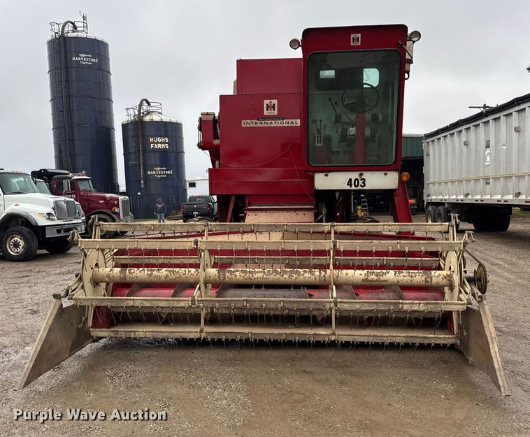 image for item ER0301 International Harvester 403C combine