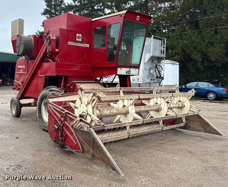 image for item ER0301 International Harvester 403C combine