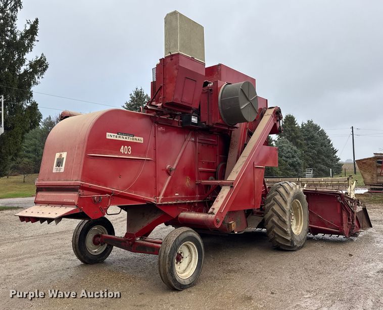 image for item ER0301 International Harvester 403C combine