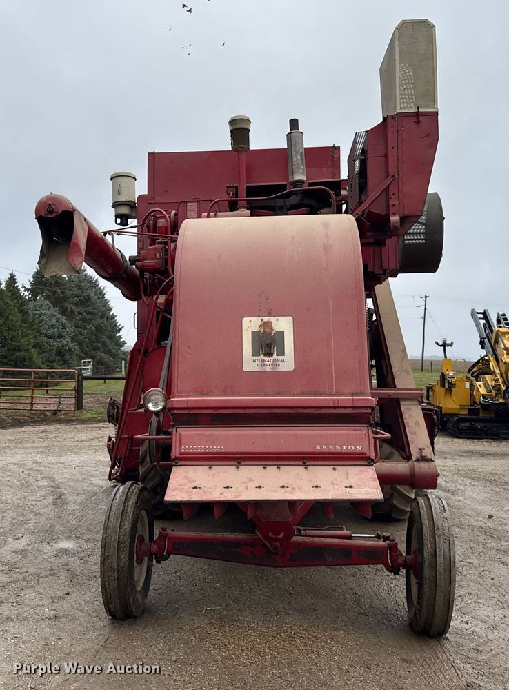 image for item ER0301 International Harvester 403C combine