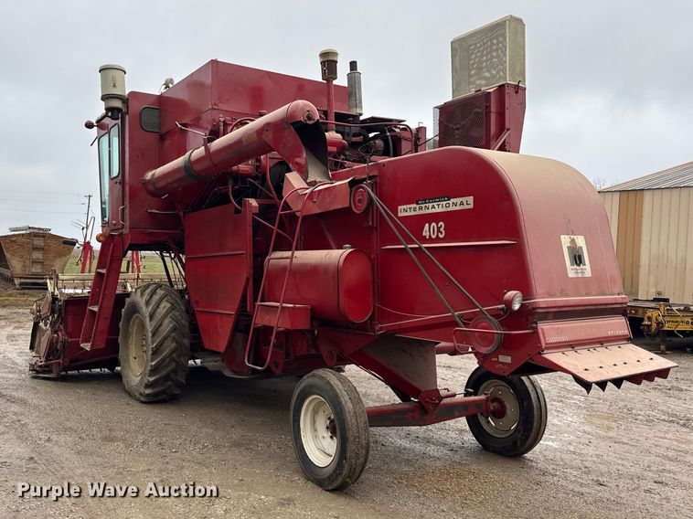 image for item ER0301 International Harvester 403C combine