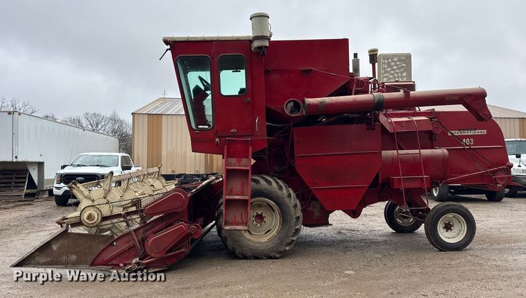 image for item ER0301 International Harvester 403C combine
