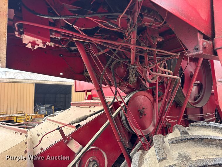 image for item ER0301 International Harvester 403C combine