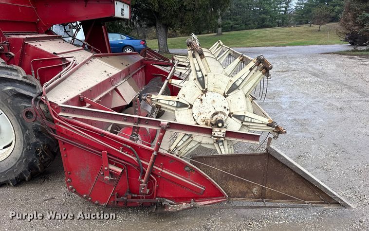 image for item ER0301 International Harvester 403C combine