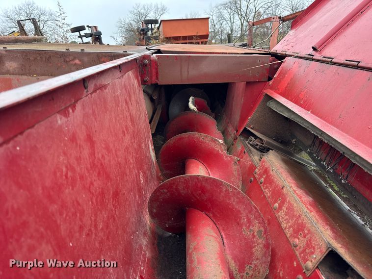 image for item ER0301 International Harvester 403C combine