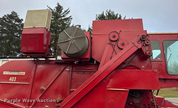 image for item ER0301 International Harvester 403C combine