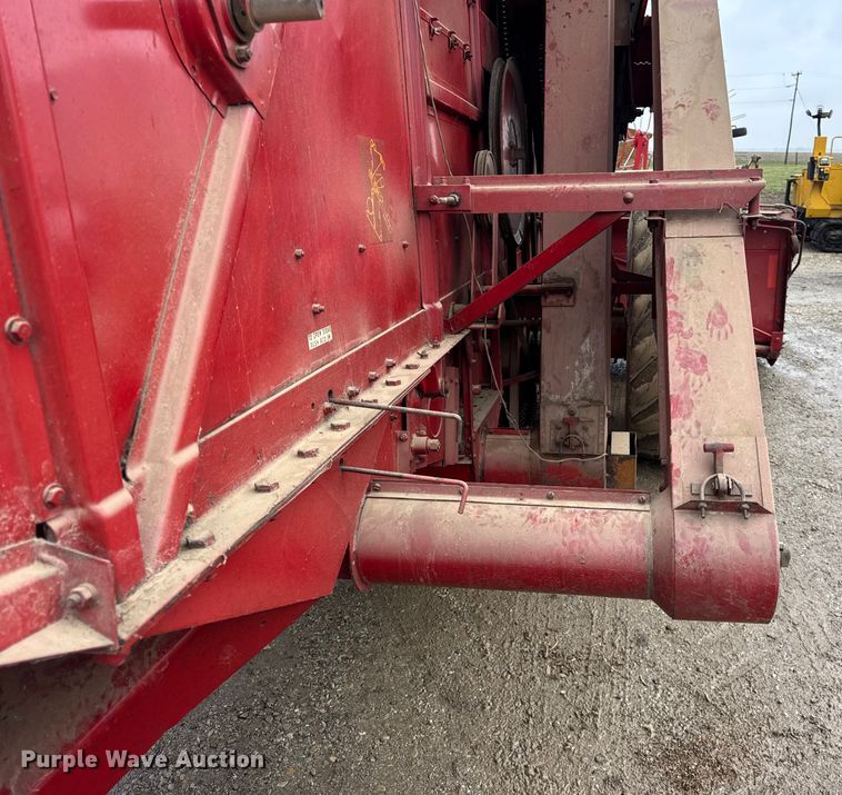 image for item ER0301 International Harvester 403C combine