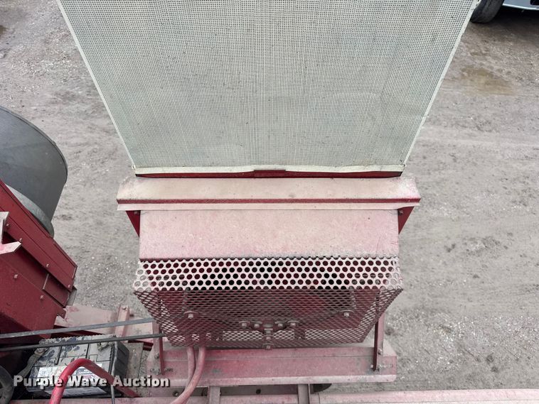 image for item ER0301 International Harvester 403C combine