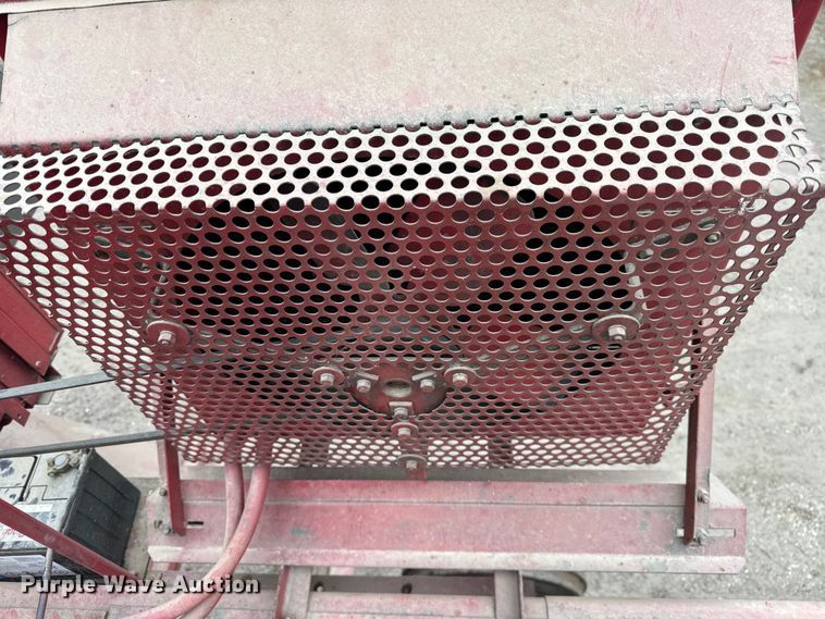 image for item ER0301 International Harvester 403C combine