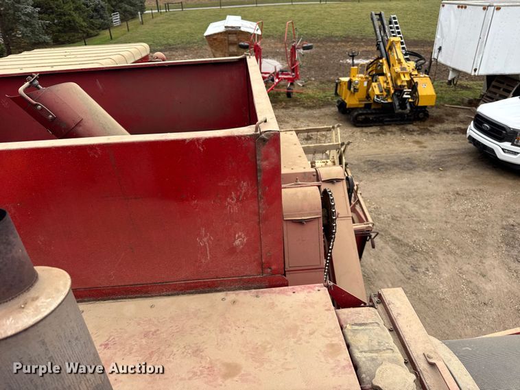 image for item ER0301 International Harvester 403C combine