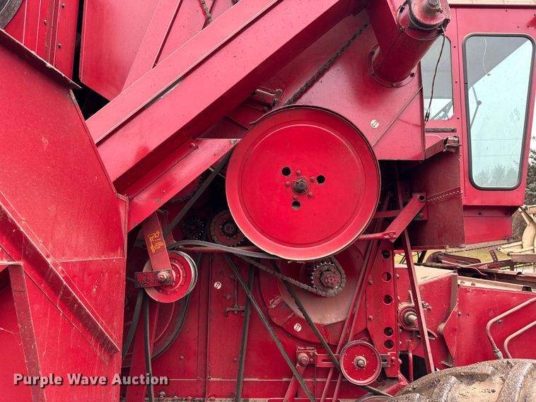 image for item ER0301 International Harvester 403C combine