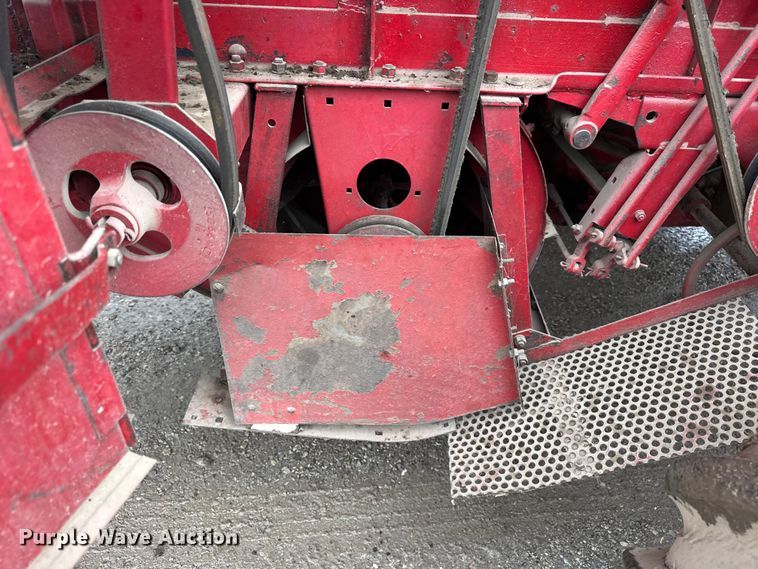 image for item ER0301 International Harvester 403C combine