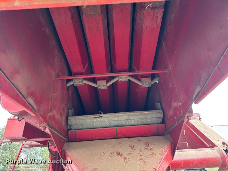 image for item ER0301 International Harvester 403C combine