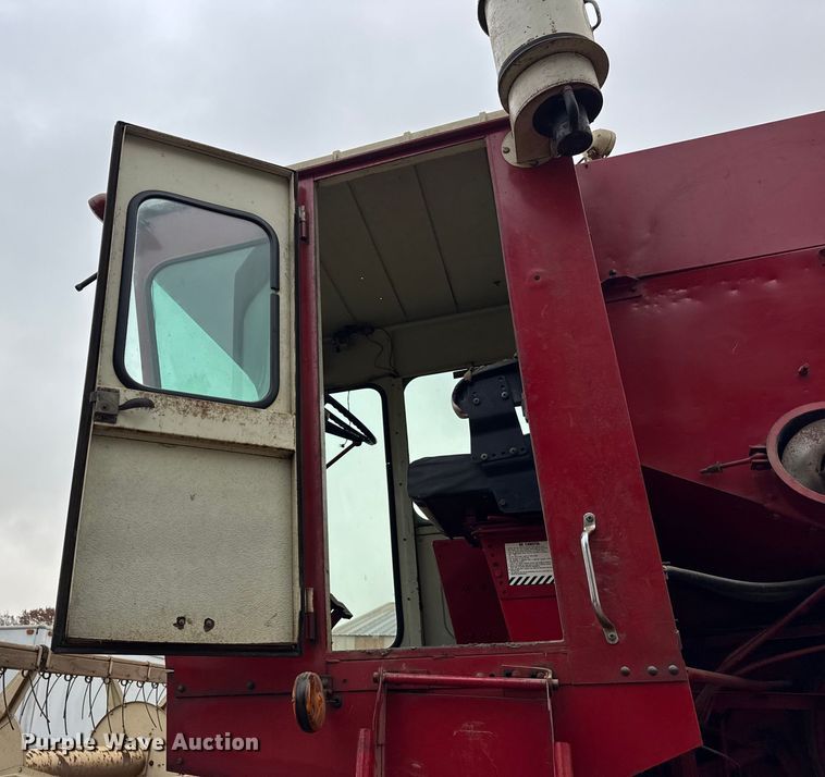 image for item ER0301 International Harvester 403C combine