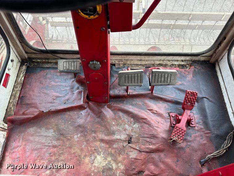 image for item ER0301 International Harvester 403C combine