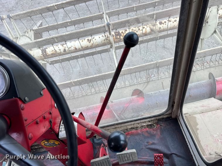 image for item ER0301 International Harvester 403C combine