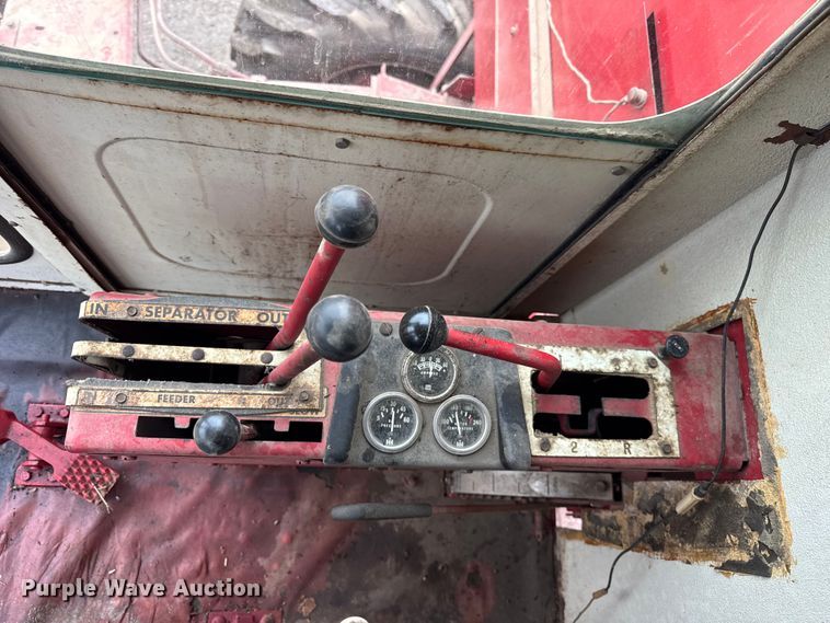 image for item ER0301 International Harvester 403C combine