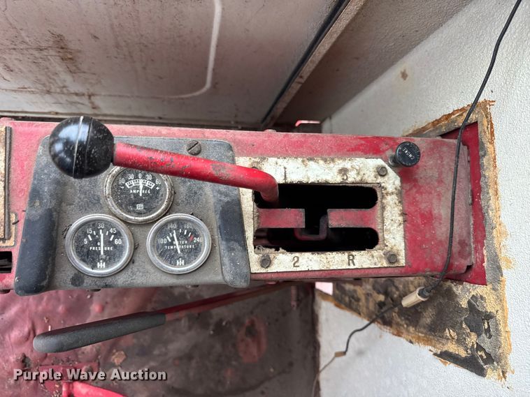 image for item ER0301 International Harvester 403C combine